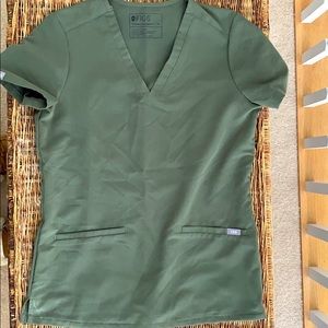 FIGS Ltd edition Moss green Casma top